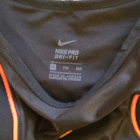 Nike tank crop top - Picture 2 of 3